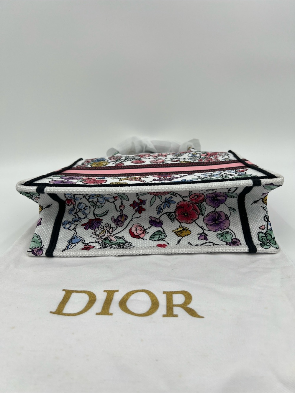 Small Book Tote Floral Embroidered White Canvas - Picture 4 of 6